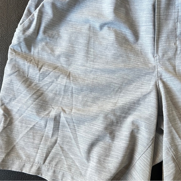 Lululemon Men’s Pace Breaker Unlined Athletic Heather Gray Shorts Size Small - Picture 4 of 10
